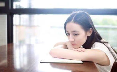 美女裸l体b引发热议网友纷纷讨论美与艺术的界限以及社会对女性身体的看法