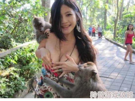 美女脱了衣服让男人吃胸 网友推荐这部影片情节紧凑画面精美绝对不容错过的视觉盛宴让人欲罢不能