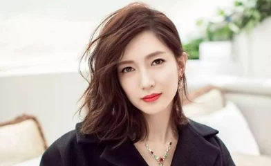 麻豆国产91近日被曝出与多位知名导演合作新片引发热议网友纷纷猜测剧情走向和演员阵容期待值飙升