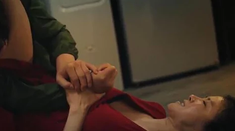 男女强吻摸下面揉免费的视频
