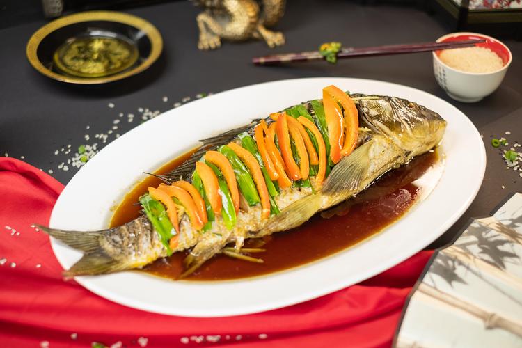新拟解锁东方味蕾的秘密——黎明醒后的生机盐烤青花鱼制作指南