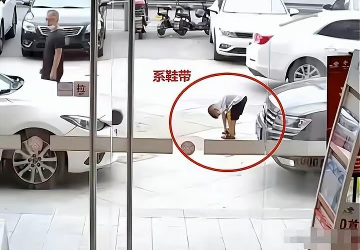 在车上被儿子一次次日- 父子间的温情与欢笑