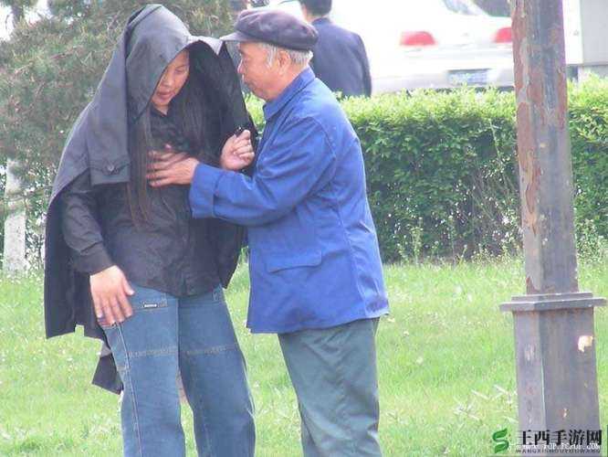 老头老太激情交缠:火辣 69 姿势下的别样性福