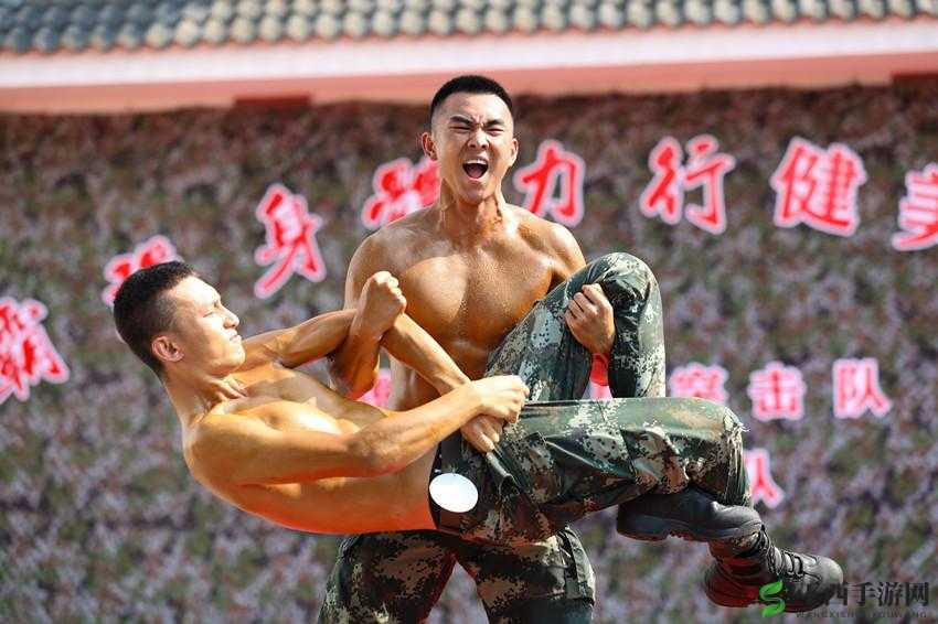 武警肌肉男巨大粗爽：热血男儿的力量与阳刚之美