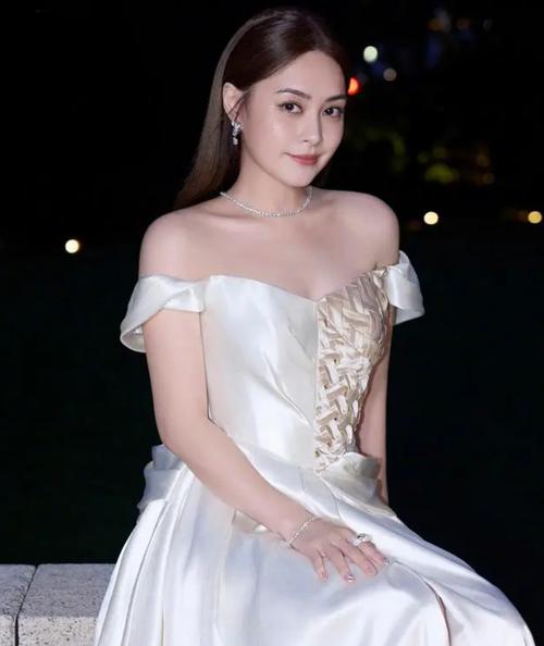 阿娇私密的毛无遮挡照片:阿娇私密的毛无遮挡照片,展现了她的自然之美