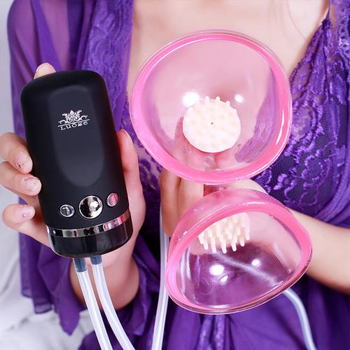 成人情趣用品:教室掀起乳罩啃咬奶头,激情无限