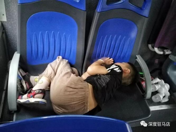 被 C 爽了的公交车后排,你值得拥有