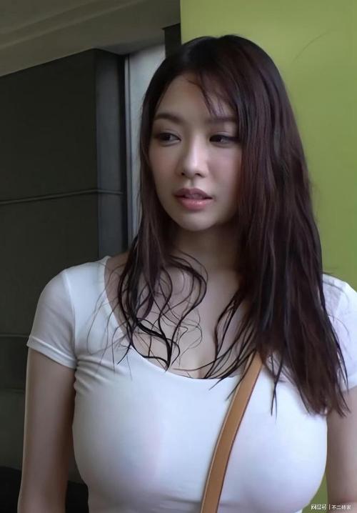 公玩弄年轻人妻 HD：带来极致视觉体验的高清影片
