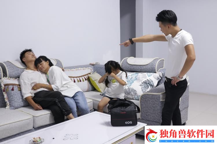 爸爸飞往外星后-地球后妈的“魔性”带娃记