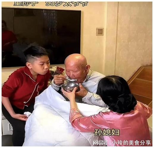**压妈妈肚子睡觉引热议