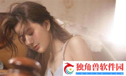 老头儿狂拽炫酷：时尚与自信并存的银发一族新风尚！
