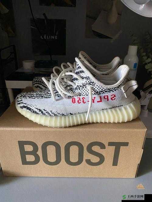 YEEZY380 蜜桃粉和白色 5 :时尚潮鞋的魅力展现