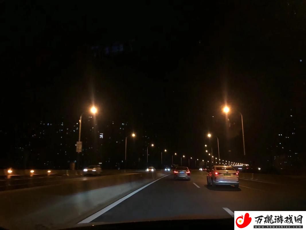 陪读晚上翻雨覆雨的背景故事-友：这是一种怎样的生活