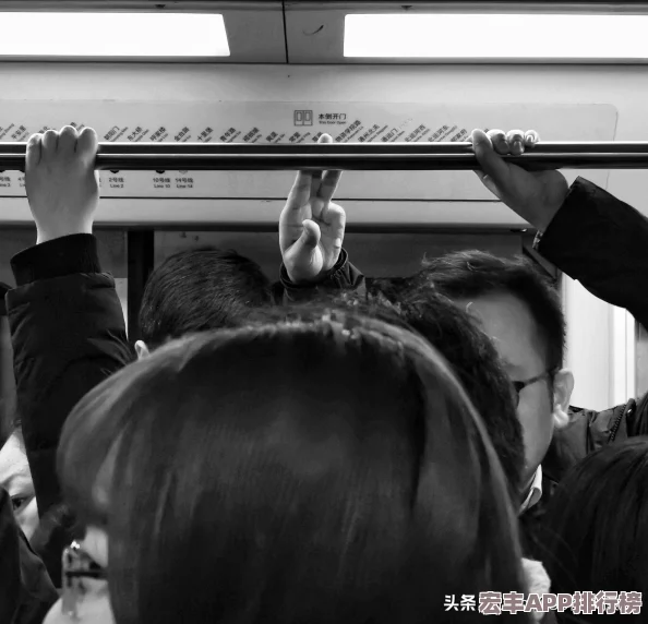地铁逃生攻略**拼
