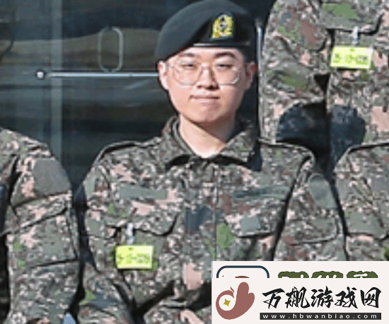 前T1冠军上单Zeus也去参加军训了