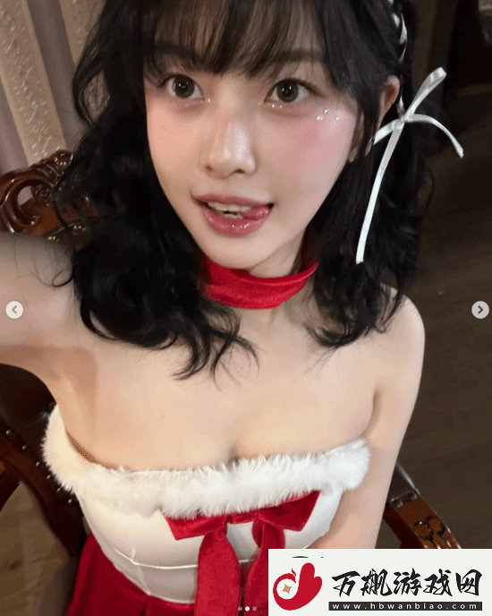 韩版“完蛋美女”演员晒泳装照