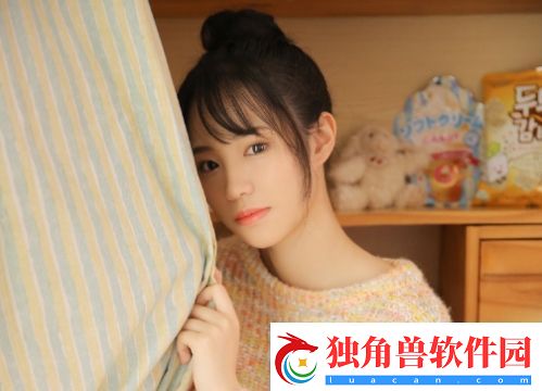世子很凶插花弄玉最经典的一句：“我只在意你一个人”