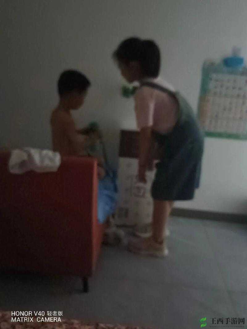 小孩半夜喂姐姐吃钢筋蘑菇可以吗:一个离奇的故事