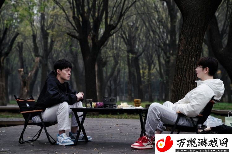 WE分享FoFo和Yanxiang照片：抖落一些露营赏秋的画面