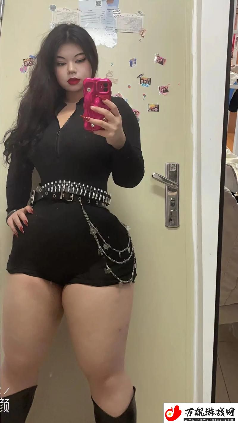 凹凸女BBwBBwBBwBBw：多元之美的崭新定义