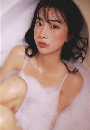 十八岁新疆女RAPPER深夜
