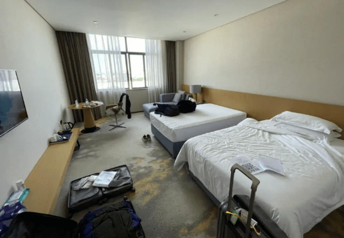 日本夫妻二人一起入住酒店，网友：这样的生活真让人羡慕！