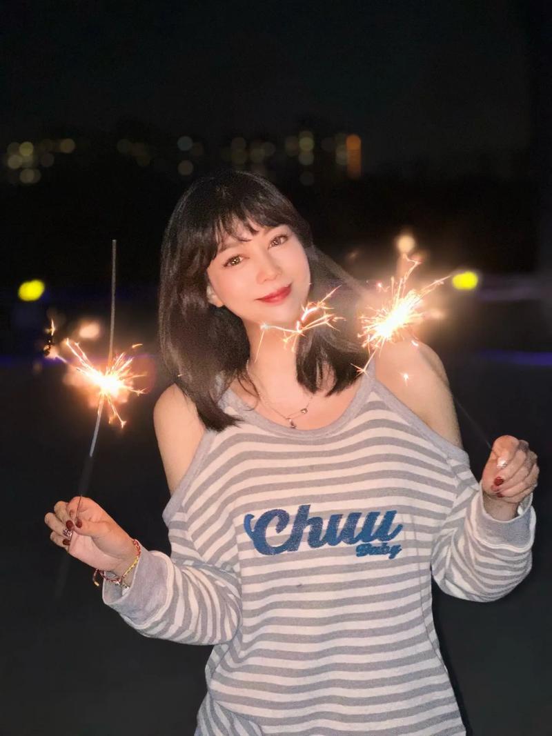 奇幻校园生活：女生戴一天仙女棒上学