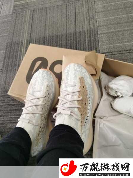 ＂Yeezy-380蜜桃粉与白色：背后的炒作剧情揭秘