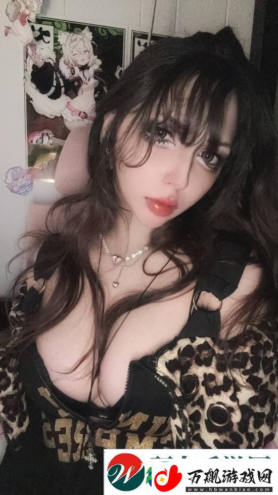 国外美女推主认证漫威争锋匕首体模