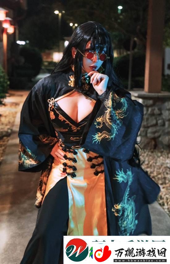 国外美女推主认证漫威争锋匕首体模